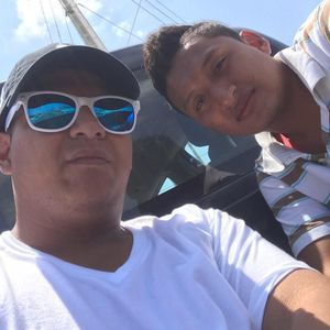 Meet your Posher, Carlos